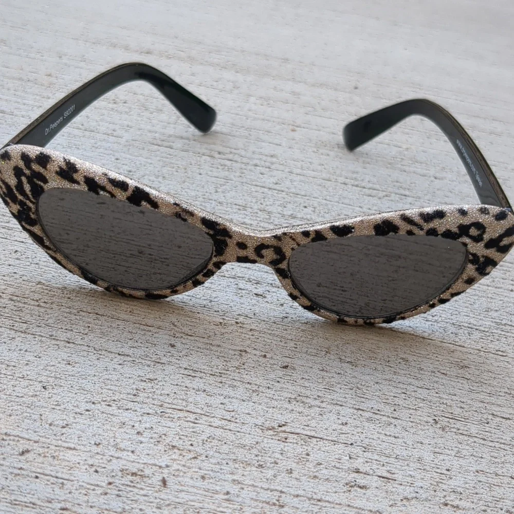 Dr. Peepers Retro Cat Eye Sunglasses Leopard Print Velvet Burnout S82201